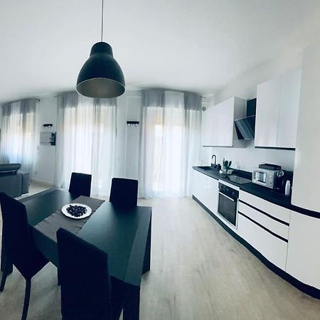 Sun Street Apartment Верона Экстерьер фото