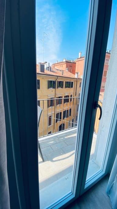 Sun Street Apartment Верона Экстерьер фото